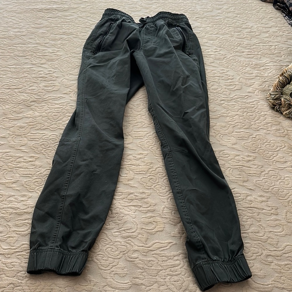 Under Armour Fitted/Elastic Khaki Joggers